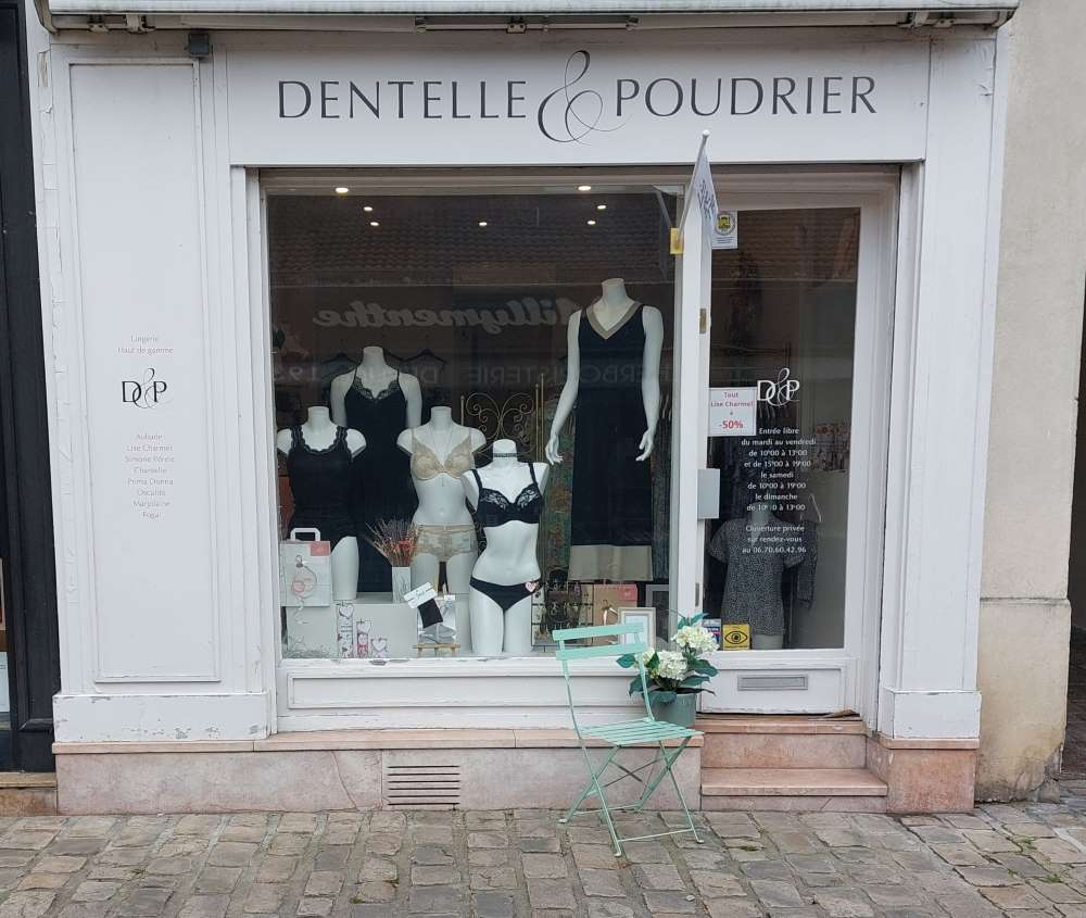 dentelle et poudrier magasin de sous-vêtement 