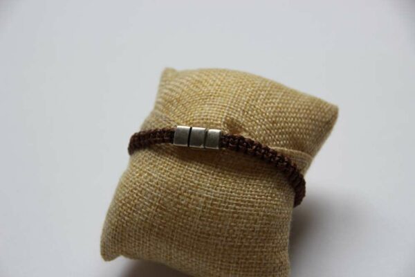 attache aimanté sur bracelet