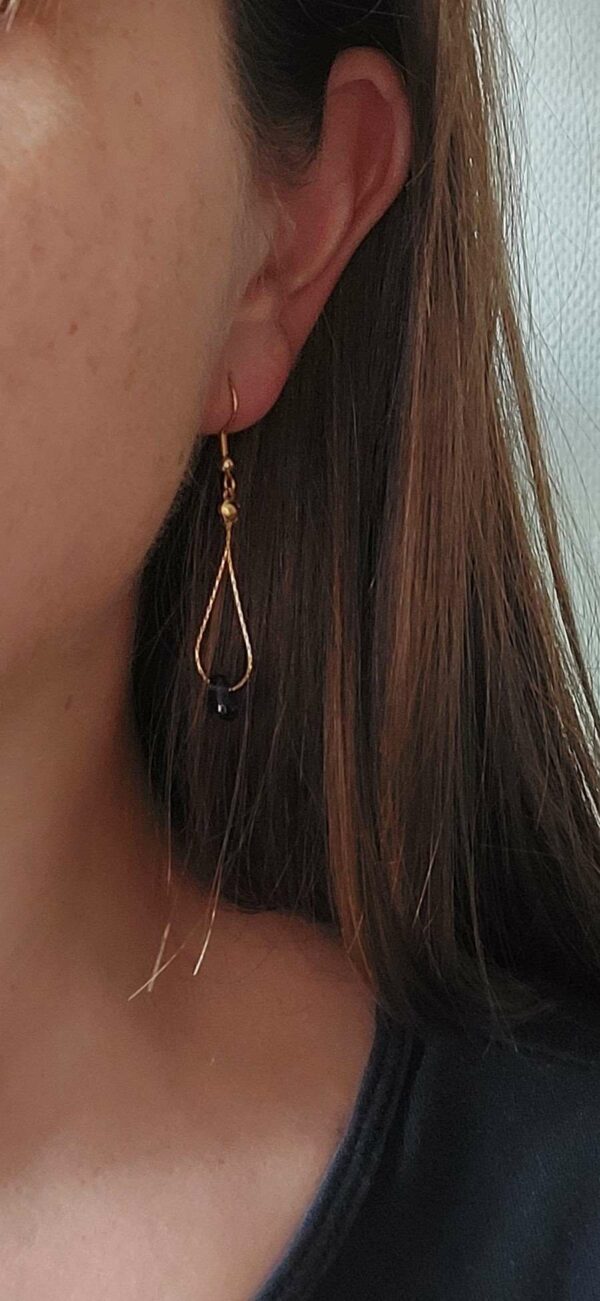 boucles d'oreilles porté avec crochet d'oreille