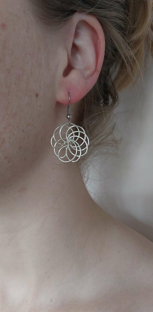 boucles d'oreilles avec crochet d'oreilles et fleurs