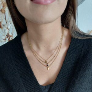 collier porté triple rang