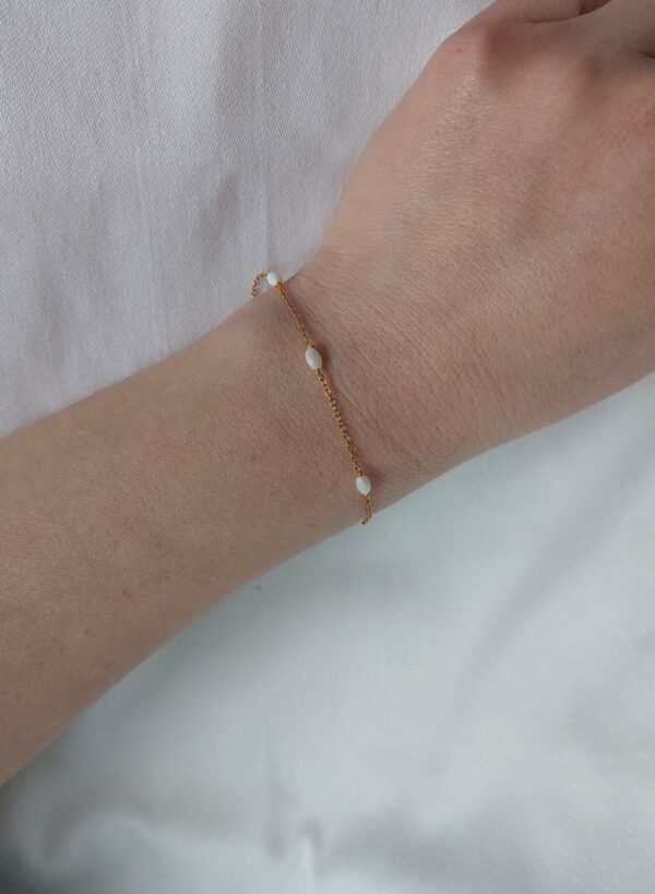 bracelet avec petite perles fine de nacre