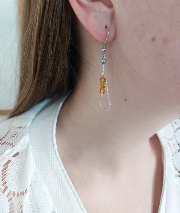 les boucles sont en forme de goute
