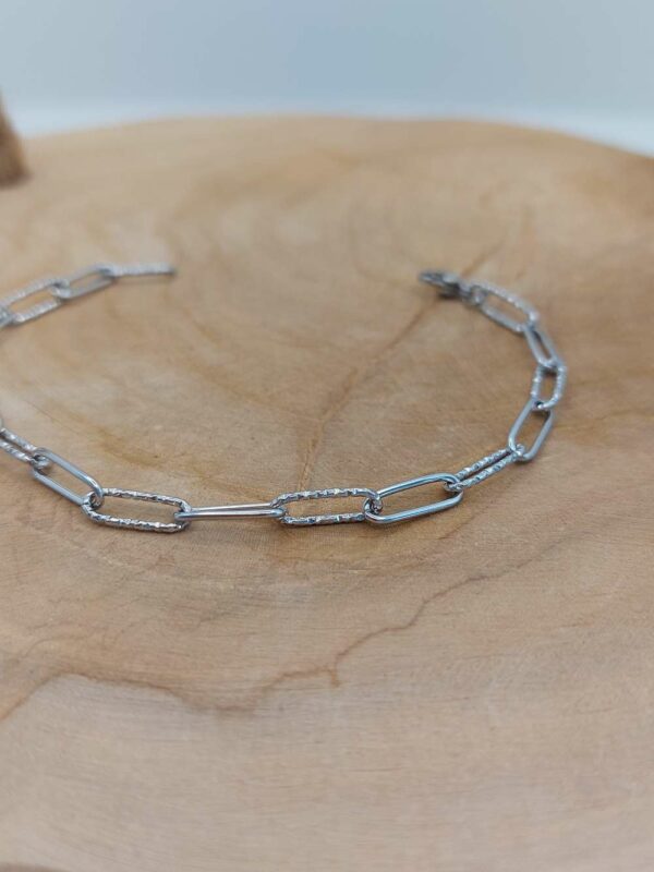 bracelet posé à plat