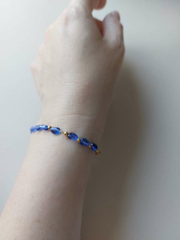 perle bleu foncé