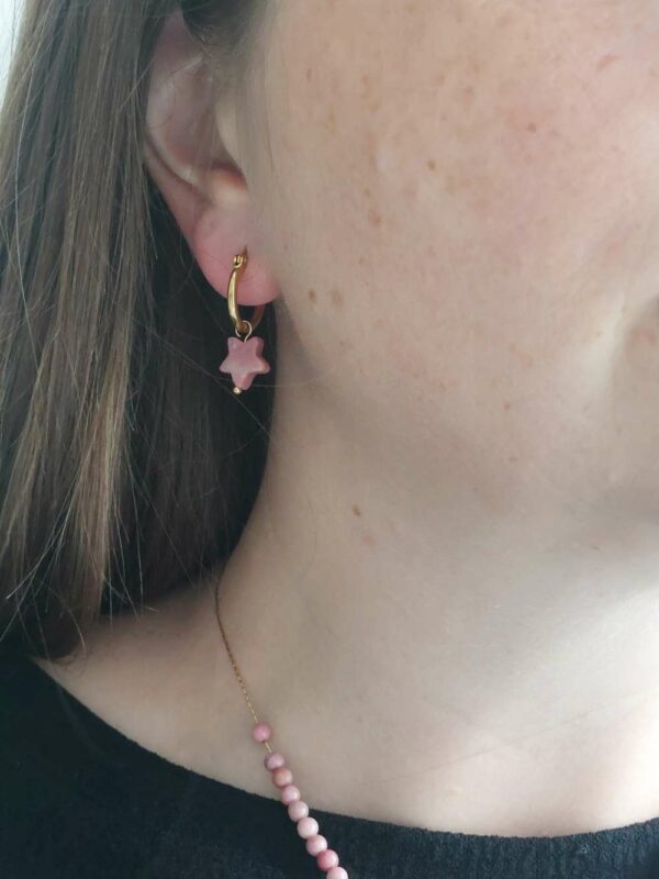 boucles d'oreilles avec étoile en pierre de rhodonite