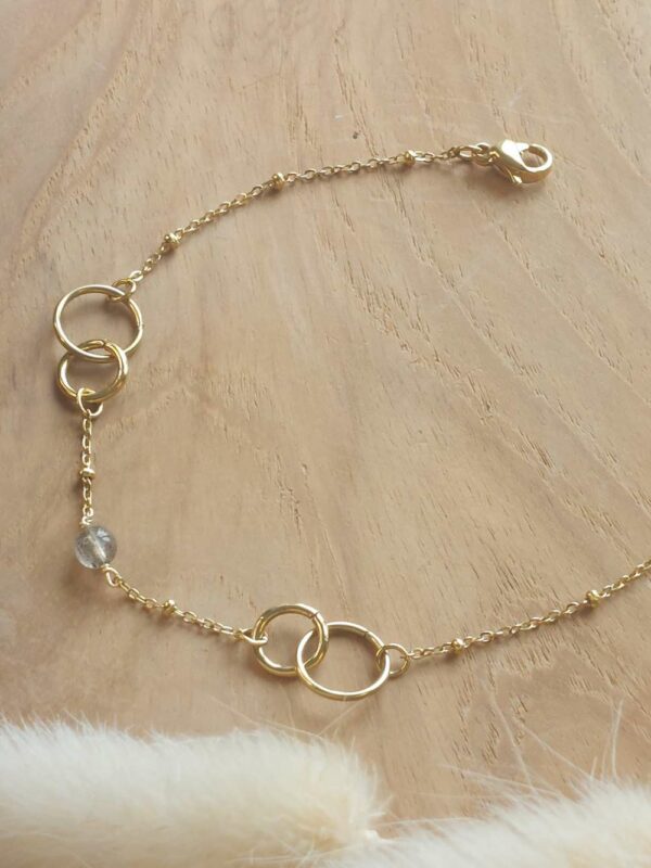 bracelet avec chaine perlé