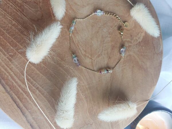 bracelet avec plusieurs perles de pierre fluorite