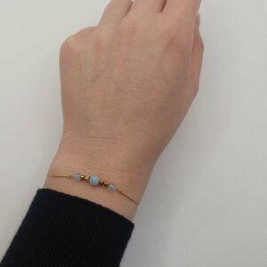 bracelet fin et minimaliste en aigue marine