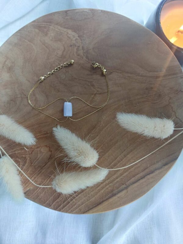 bracelet avec serpentine et pierre bleue