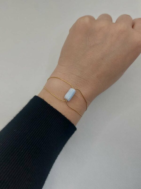 bracelet calcédoine bleue au centre