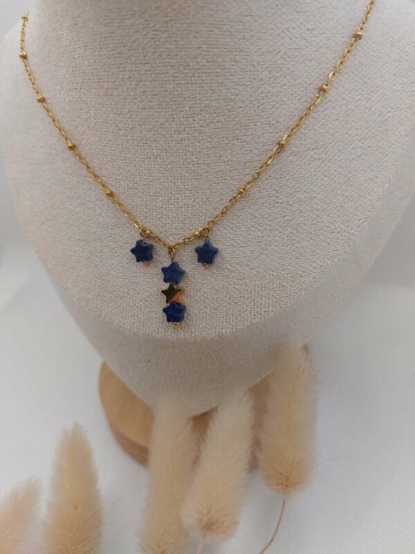 perle doré et perle lapis lazuli en forme d'étoile