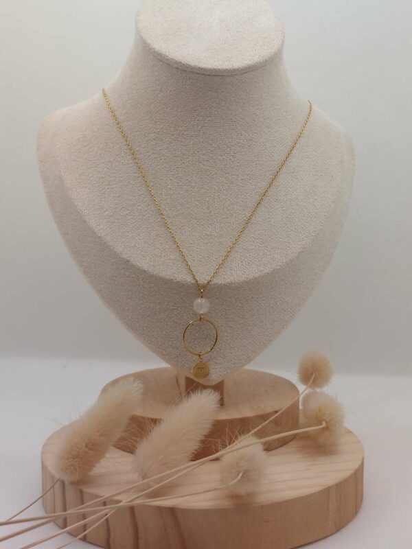 collier avec pierre de lune blanche