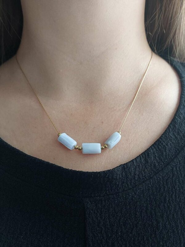 collier avec perle de calcédoine