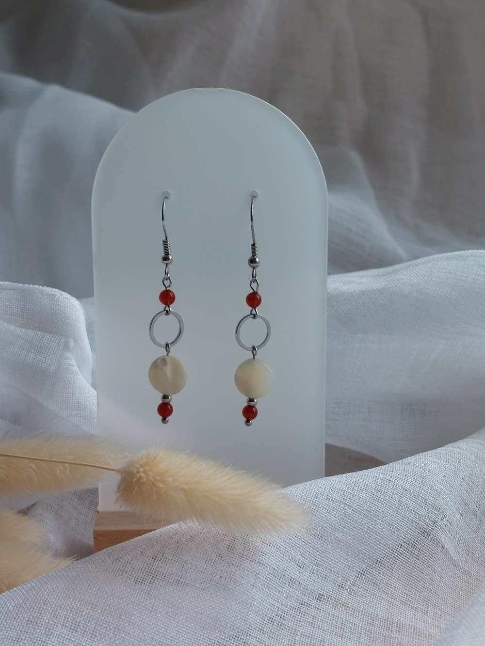 boucles d'oreilles argenté et rouge
