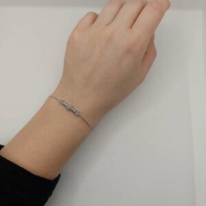 bracelet fin et minimaliste discret en aigue marine