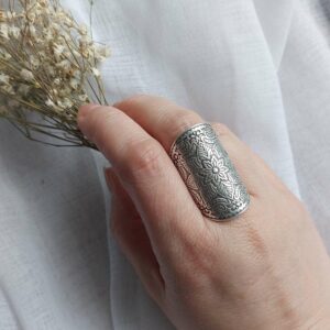 bague large en argent vieilli