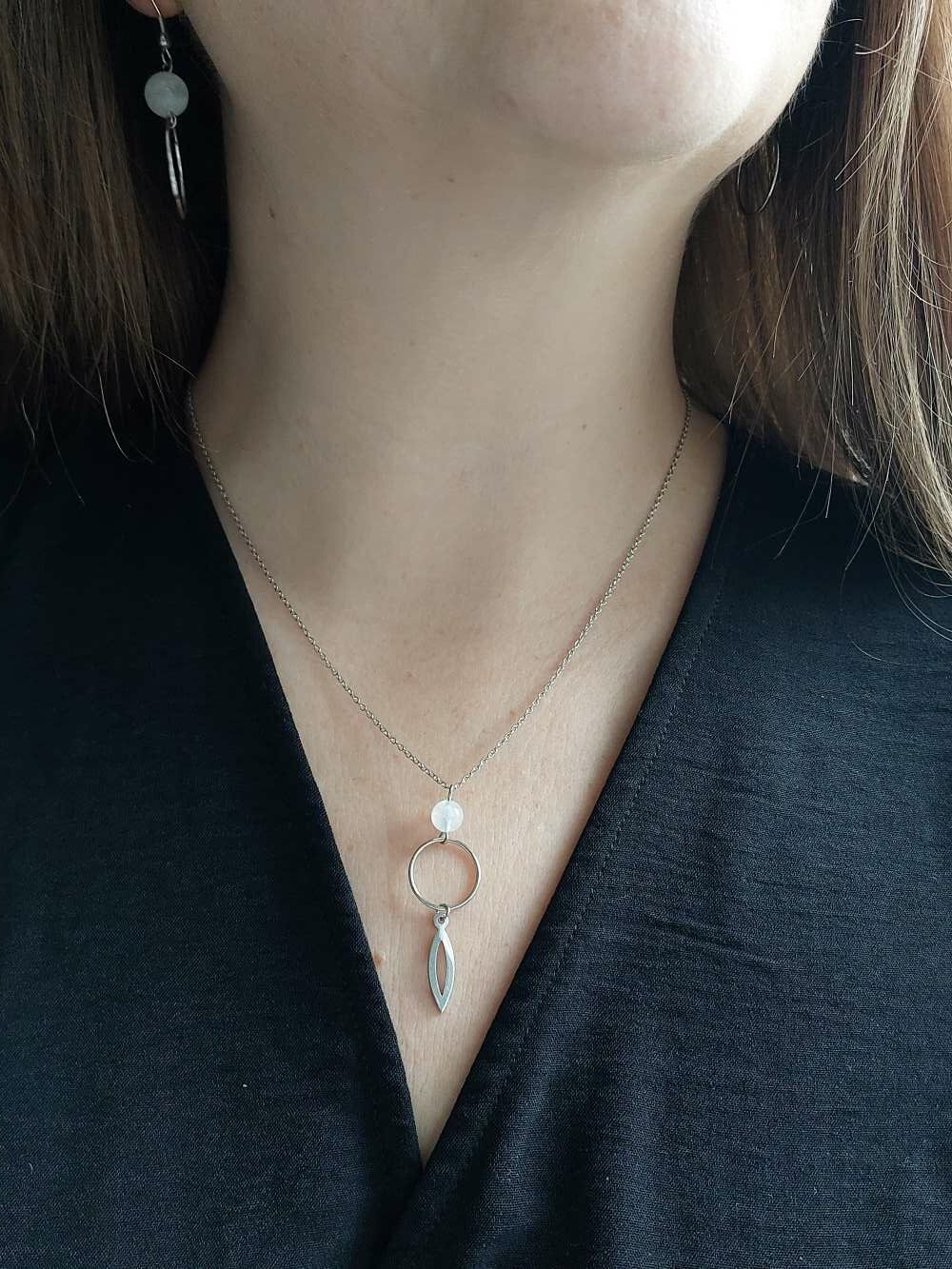 collier en pierre de lune naturelle