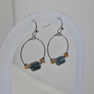 boucles d'oreille en acier inoxydable argenté avec jade verte et aventurine orange