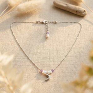 Collier ras de cou avec lune