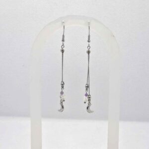 Boucles d'oreilles en acier inoxydable argenté avec améthyste, nacre et cristal de roche et une lune