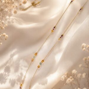 Collier long avec perles en pierre naturelle