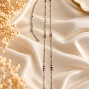 long collier argenté avec pierre naturelle